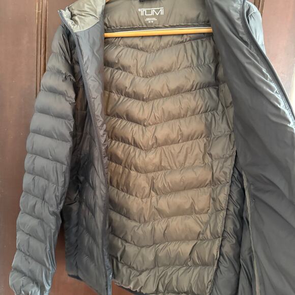 TUMI | Gray Packable Down Puffy Jacket Size Medium - Picture 6 of 6